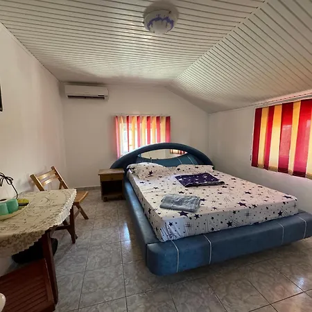 Costel&mirela 3* Костинешти